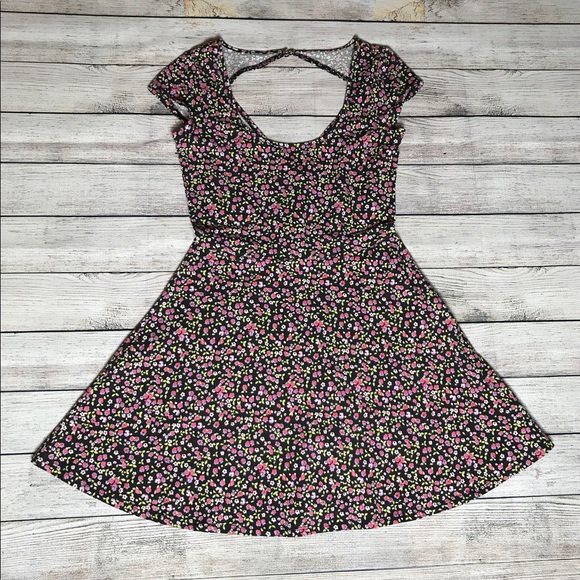 American Eagle Outfitters Dresses & Skirts - American Eagle Scoop Neck Dress